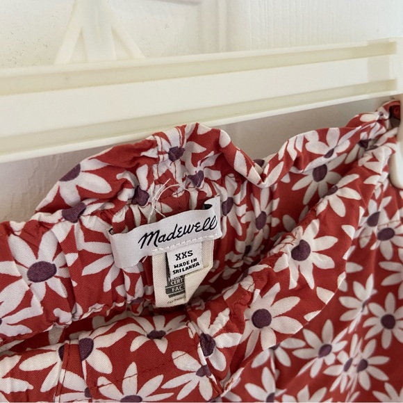 Madewell Paperbag Button-Front Mini Skirt in Falling Daisies - Picture 5 of 6